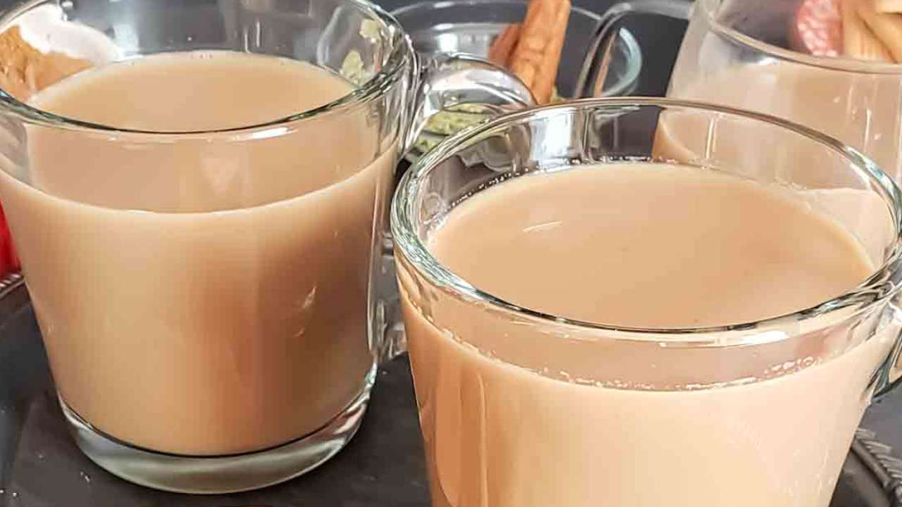 Indian Tea: భారతీయులు టీలో పాలు ఎందుకు కలుపుకుంటారో తెలుసా