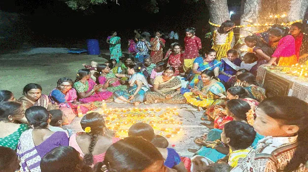 ఘనంగా కార్తీక పౌర్ణమి పూజలు