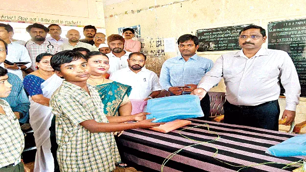 విద్యార్థుల ఆరోగ్యంపై ప్రత్యేక దృష్టి 