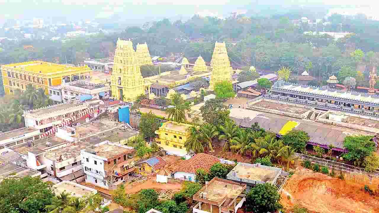 చిన వెంకన్న కొండపై బ్రహ్మోత్సవ శోభ