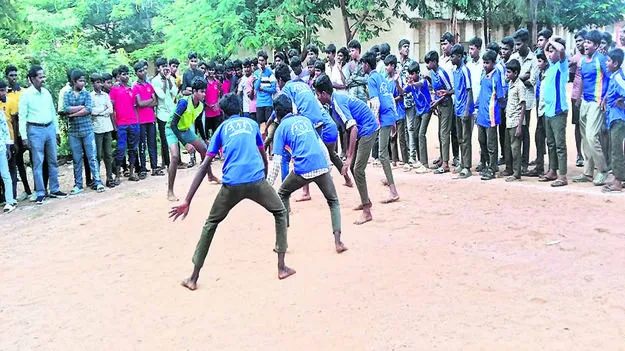 GAMES: కొనసాగిన డివిజన స్థాయి క్రీడా పోటీలు