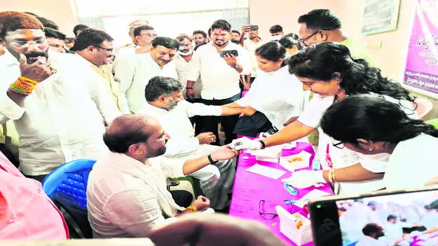 MINISTER:  కార్మికుల ఆరోగ్య రక్షణే ప్రభుత్వ లక్ష్యం