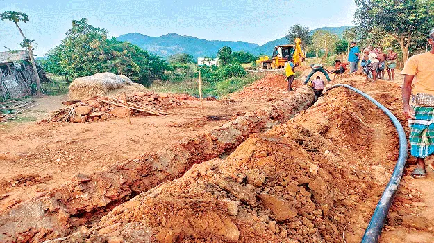 పనులు 2,467.. పూర్తయినవి 696