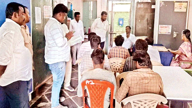 పందులను దూరంగా తరలించాలి: కమిషనర్‌ 