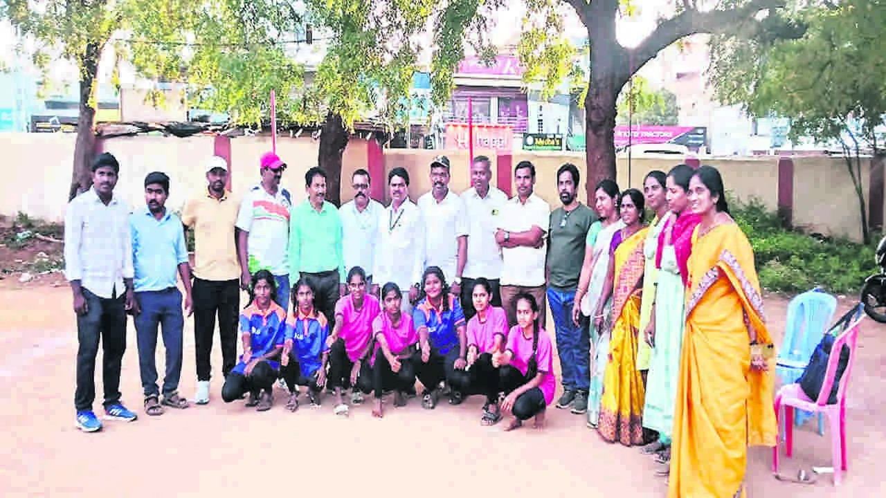 GAMES: మూడో రోజు కొనసాగిన డివిజన స్థాయి క్రీడలు