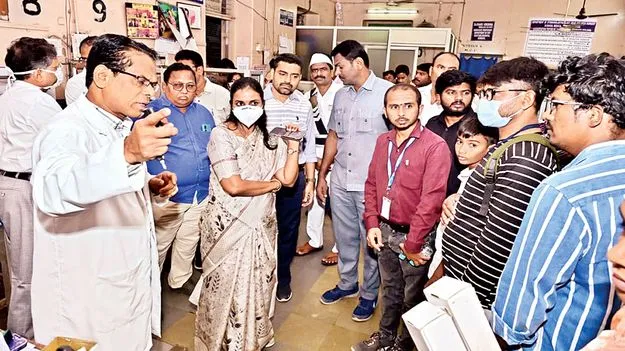 పనుల జాప్యంపై ఆగ్రహం 