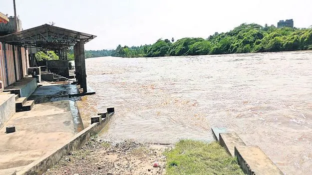 రిజర్వాయర్లకు తగ్గిన వరద