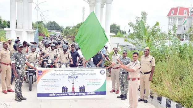 పోలీస్‌ అమరుల త్యాగాలు వెలకట్టలేనివి