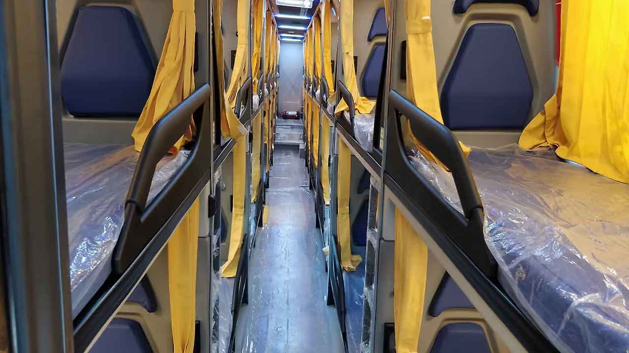 Bus Travel Safety: బస్సులో ప్రయాణిస్తున్నారా.. ఈ జాగ్రత్తలు తప్పనిసరి..!