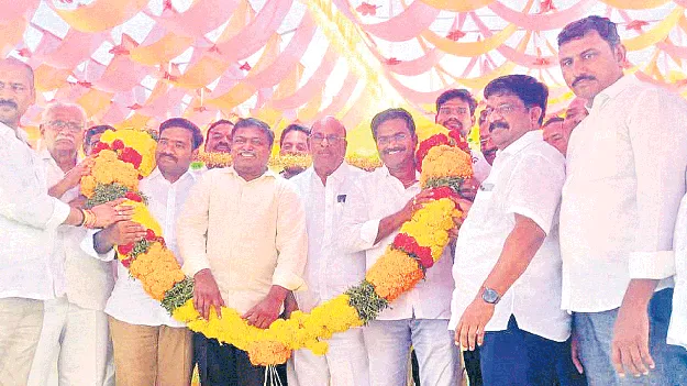 టీడీపీ బలోపేతానికి కృషిచేయాలి