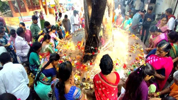 గూడెం ఆలయంలో పెరిగిన భక్తుల రద్దీ