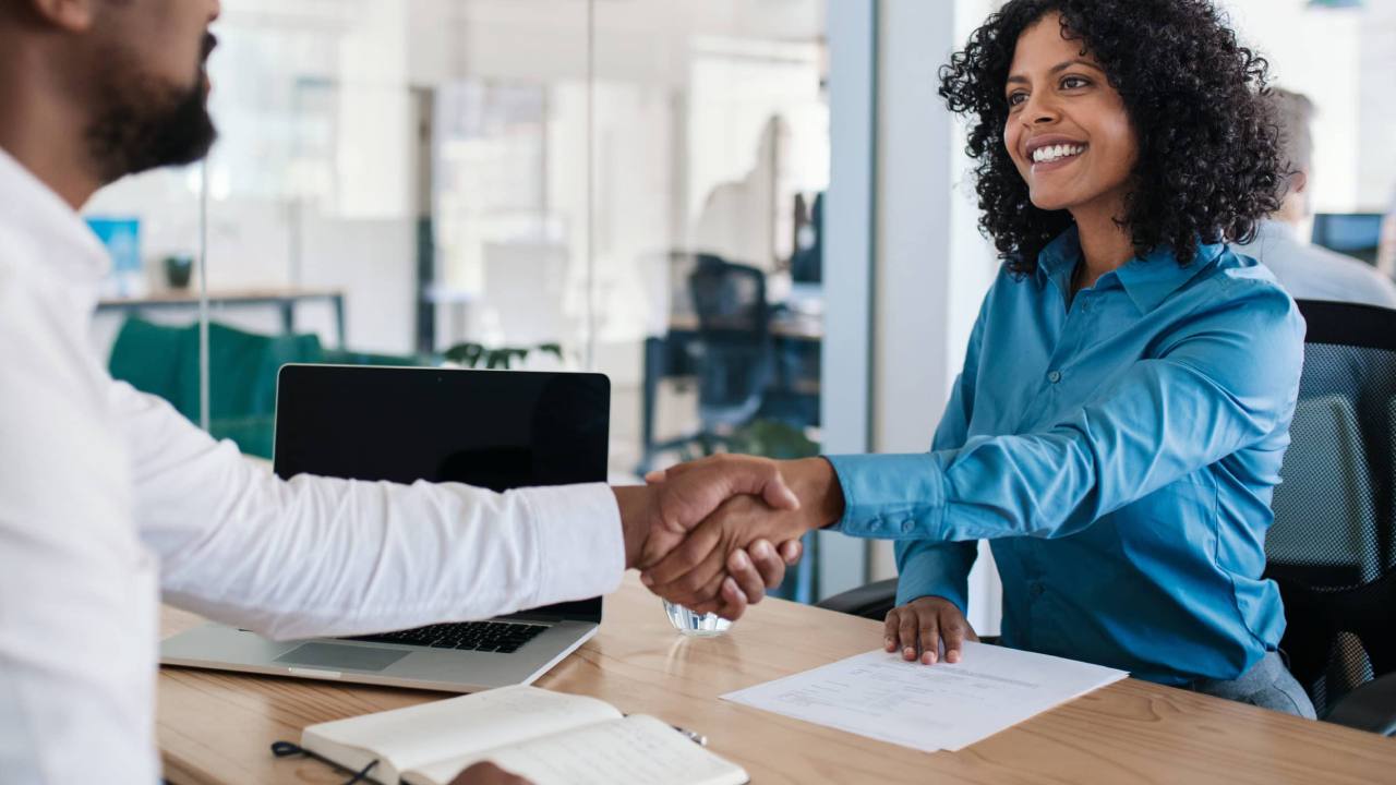 Job Interview: మొదటి సారి ఇంటర్వ్యూకు వెళుతున్నారా? ఈ జాగ్రత్తలు తప్పనిసరి