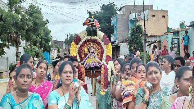 అబ్బురపరచిన దసరా సంబరాలు