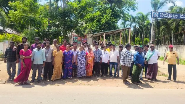 చీటీల పేరిట రూ.రెండున్నర కోట్లకు టోకరా..!