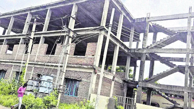 గత పాలకుల నిర్లక్ష్యం.. ప్రజాధనం వృథా