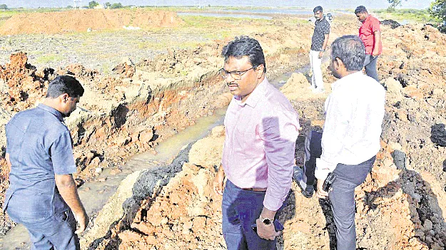 కొత్తపట్నం-ఒంగోలు రోడ్డులో రాకపోకల పునరుద్ధరణ