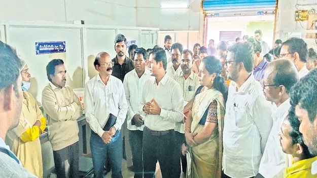 వన్‌ ధన్‌ వికాస కేంద్రాలపై కలెక్టర్‌ అసంతృప్తి