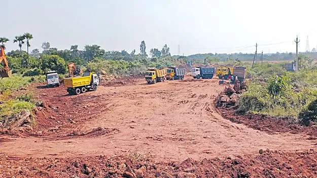 మట్టి..పెట్టేశారు!