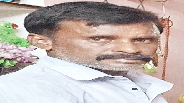 వరదలో కొట్టుకుపోయి  తాపీమేస్త్రి మృతి