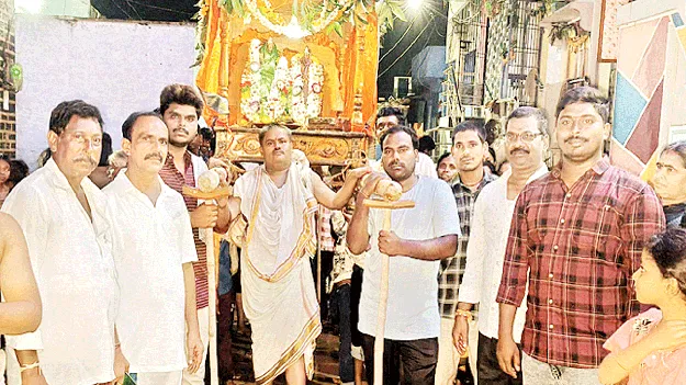 వైభవంగా దసరా ఉత్సవాలు 