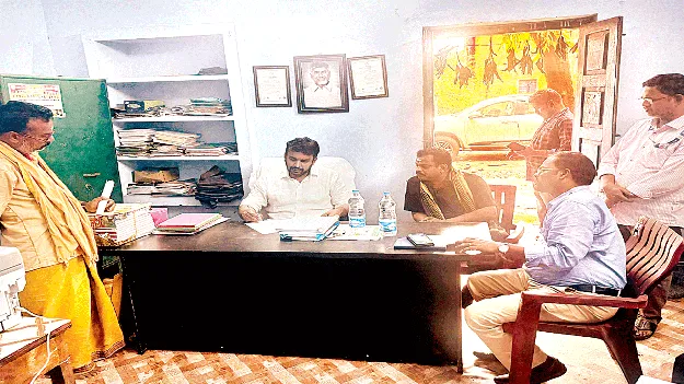 గాజులరేగ పీఏసీఎస్‌కు పూర్వ వైభవం: నాగార్జున