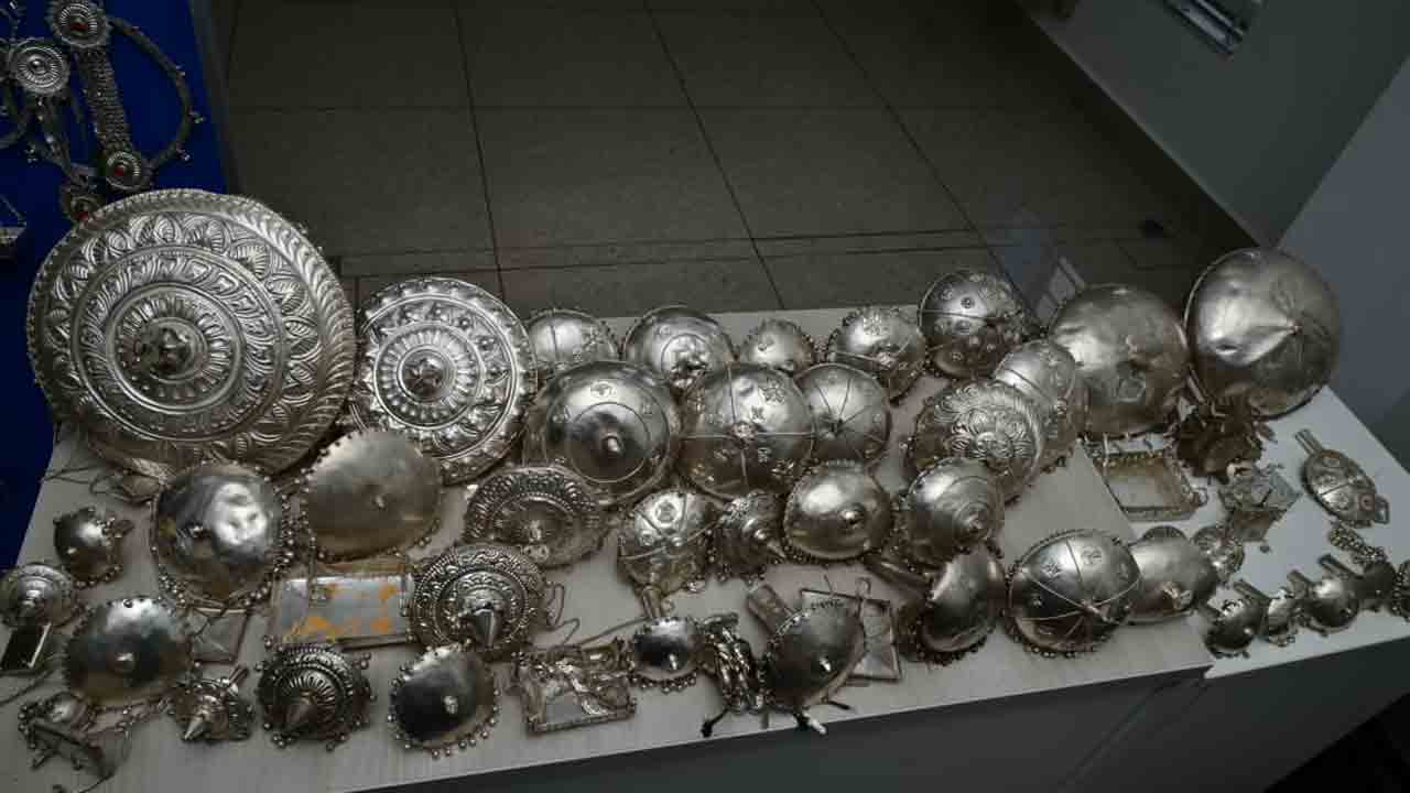 Vanaparthi: ఆభరణాల దొంగలు అరెస్ట్..