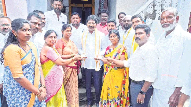 స్మార్ట్‌ రేషన్‌ కార్డులతో అవకతవకలకు చెక్‌