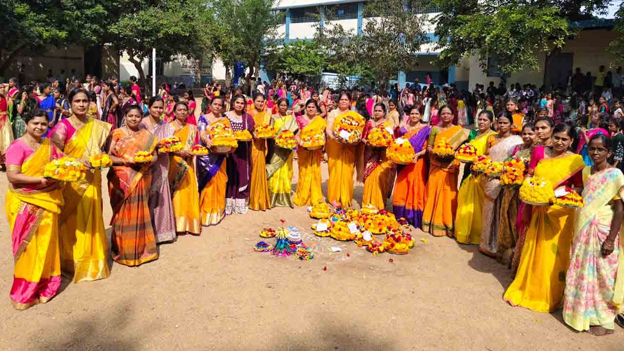 Batukamma Celebrations: బతుకమ్మ సంబురాలకి వేళాయె..