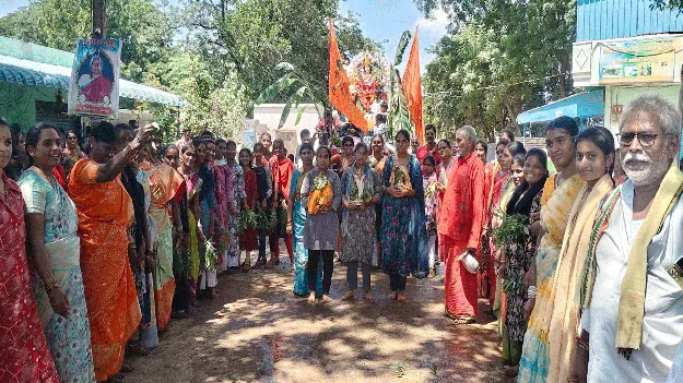 వైభవంగా దుర్గమ్మ నిమజ్జనం