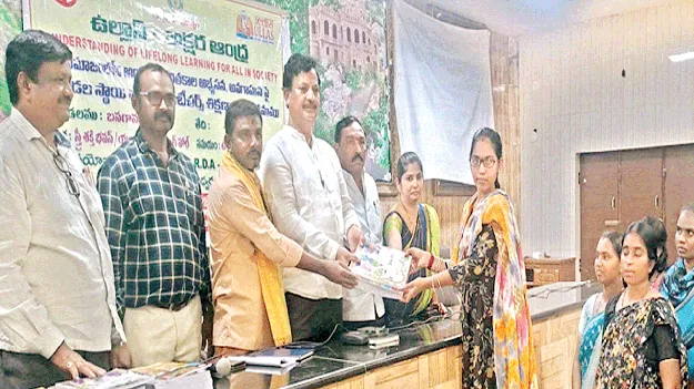 మహిళా విద్యతోనే సమాజాభివృద్ధి