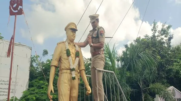  పోలీసు అమరవీరుల ఆశయాలను కొనసాగిద్దాం