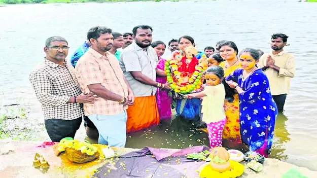 GOD: దుర్గమ్మ నిమజ్జనం