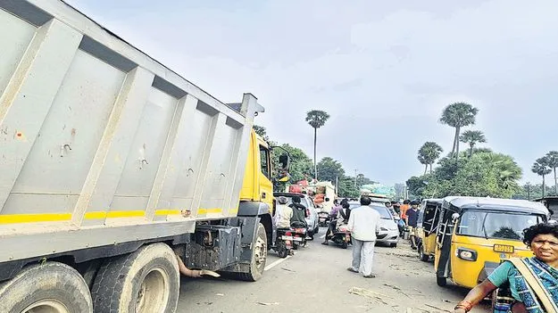 నిత్యం ఇదేం సంత