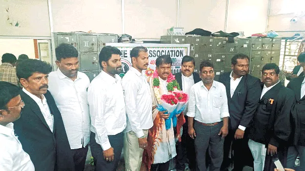 న్యాయవాదుల సంక్షేమానికి కృషి 