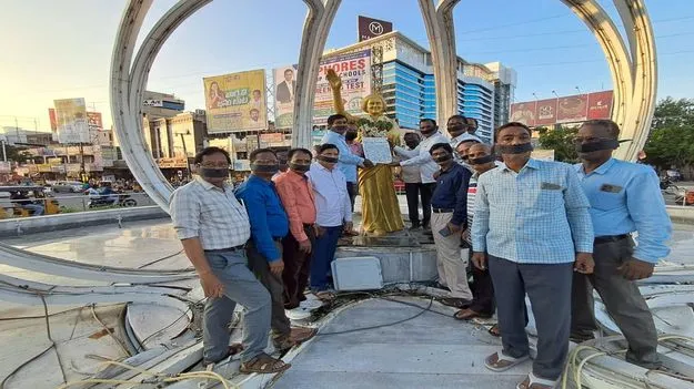 బకాయిలను విడుదల చేయాలి