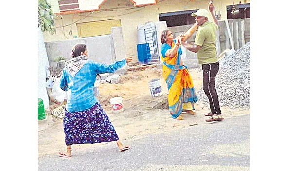 బంగారం గొలుసు అపహరణకు యత్నం