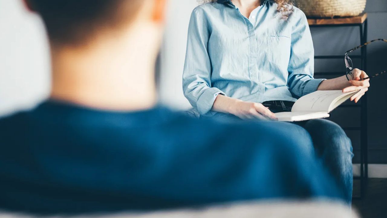 Emotional Habits: మానసిక దృఢత్వాన్ని దెబ్బతీసే అలవాట్లు