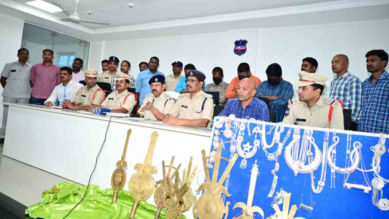Vanaparthi: ఆభరణాల దొంగలు అరెస్ట్..