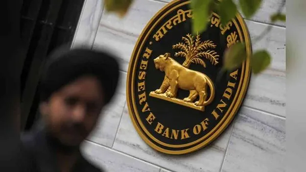 RBI Report: తగ్గిన ఎన్‌ఆర్‌ఐ డిపాజిట్లు