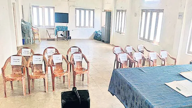 హుకుంపేట ఎంపీపీపై వీగిన అవిశ్వాసం 