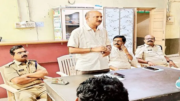 స్కూల్‌ బస్సులు నిబంధనలు పాటించాలి 