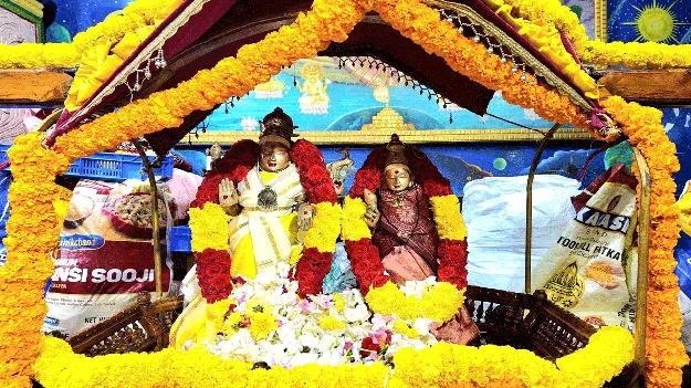  వైభవంగా పల్లకీ ఉత్సవం