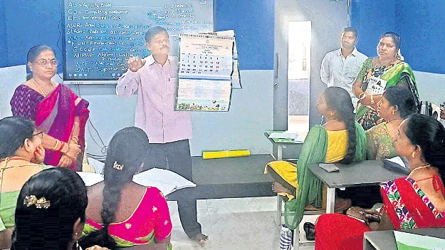  నూతన ఉపాధ్యాయులకు శిక్షణ