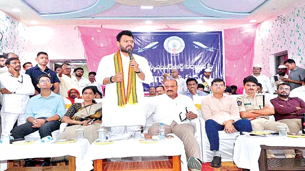 ఎయిర్‌పోర్టుతోనే అభివృద్ధి 