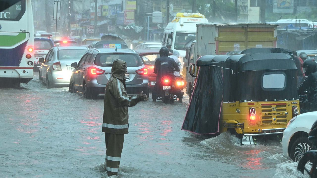 Cyclone Montha: కుండపోత వర్షాలు.. అతలాకుతలమైన ఉమ్మడి వరంగల్