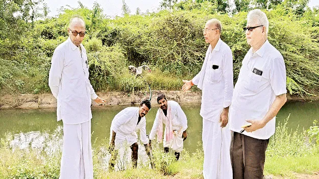 ప్రతి ఎకరాకు సాగునీరు ఇవ్వాలి 