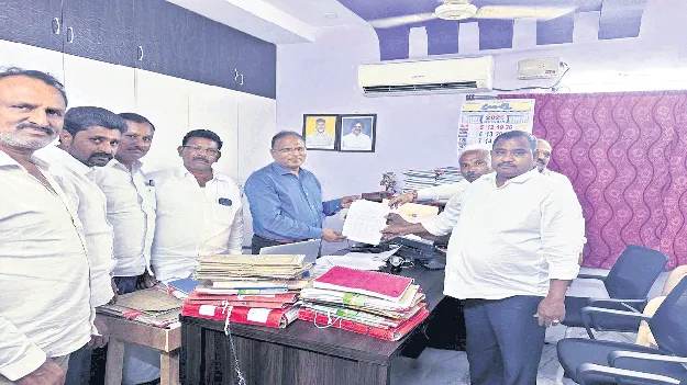 గ్రానైట్‌ పరిశ్రమను సంక్షోభం నుంచి  కాపాడాలి