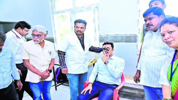 EYE CAMP: కంటిపై అవగాహన కల్పించాలి : కలెక్టర్‌