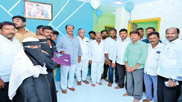 డబుల్‌ బెడ్రూం ఇళ్ల ప్రాంతాన్ని అభివృద్ధి చేస్తాం