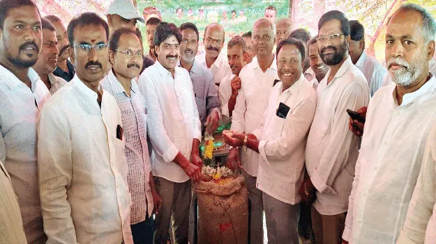 కొనుగోలు కేంద్రాన్ని సద్వినియోగం చేసుకోవాలి